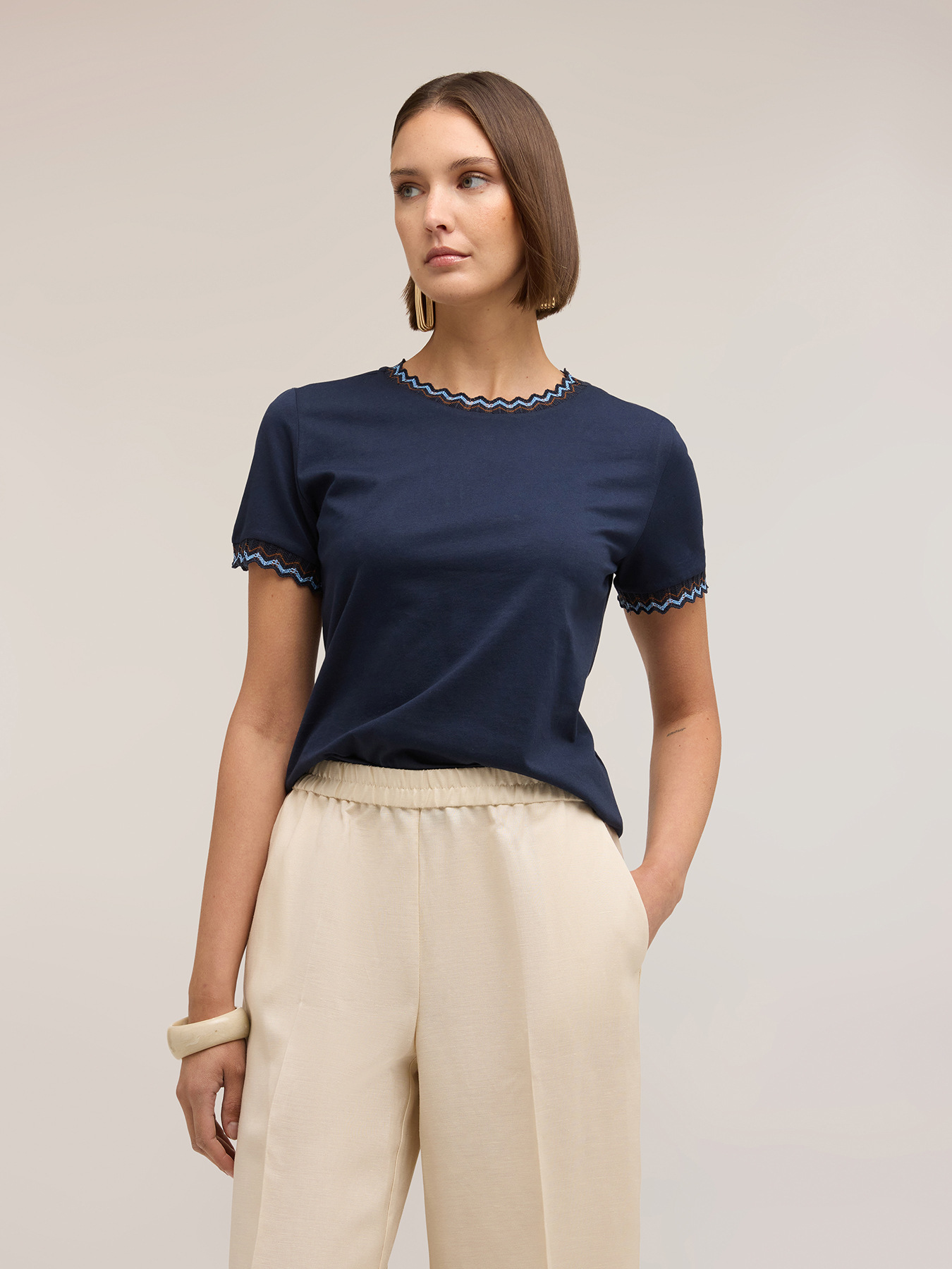 T-shirt avec bordures en maille image number 2