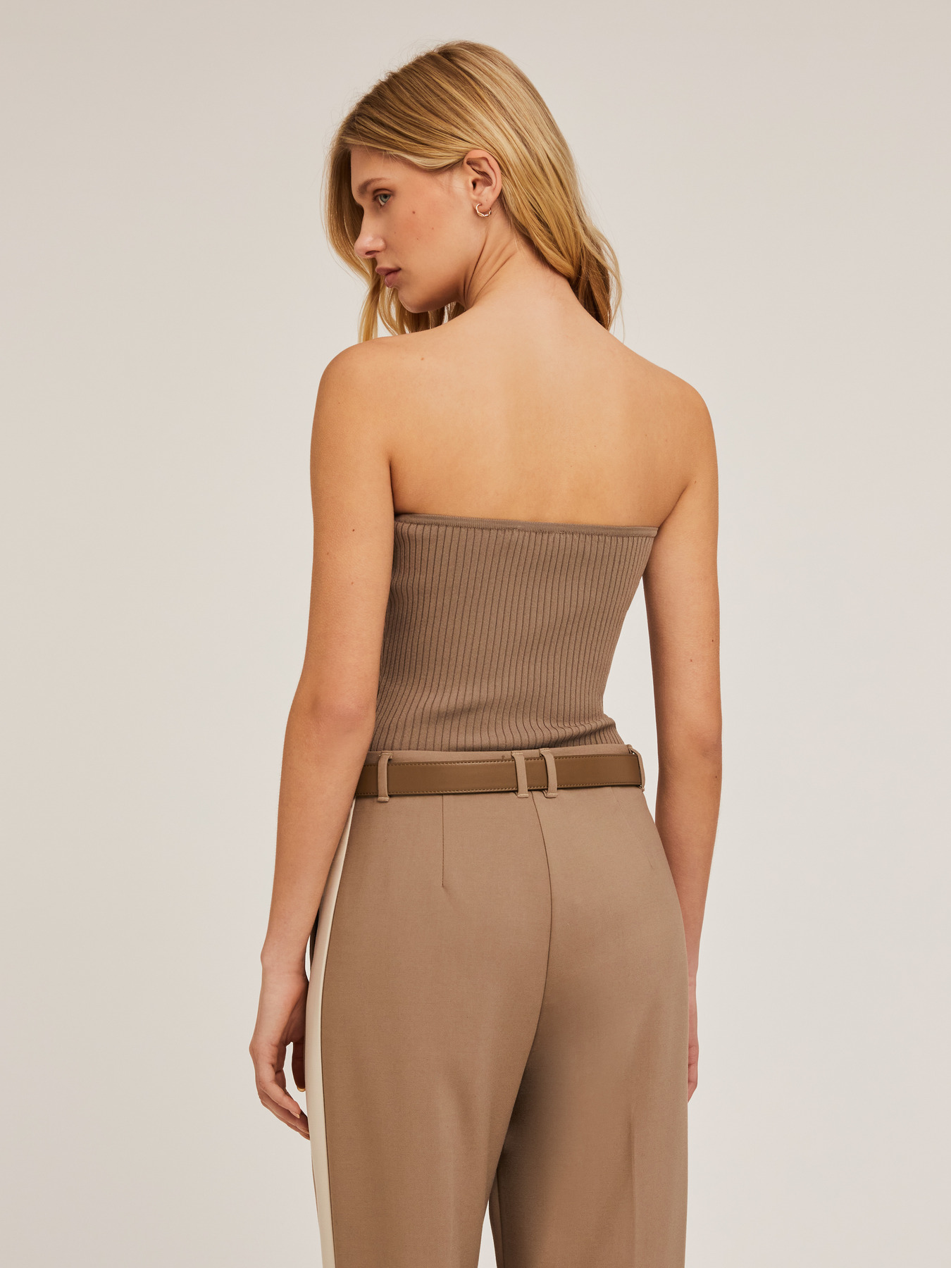 Top bustier in maglia a coste image number 1