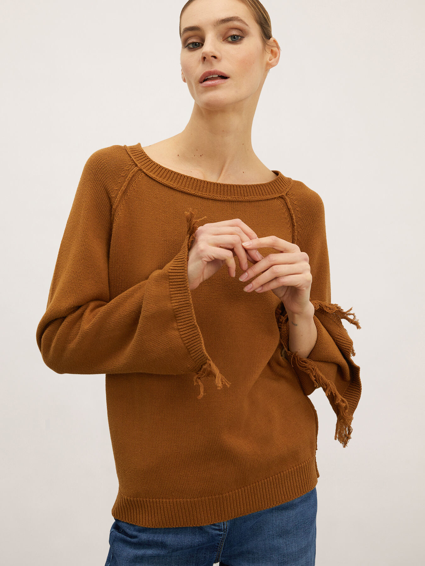 Sweater with frayed feature image number 2