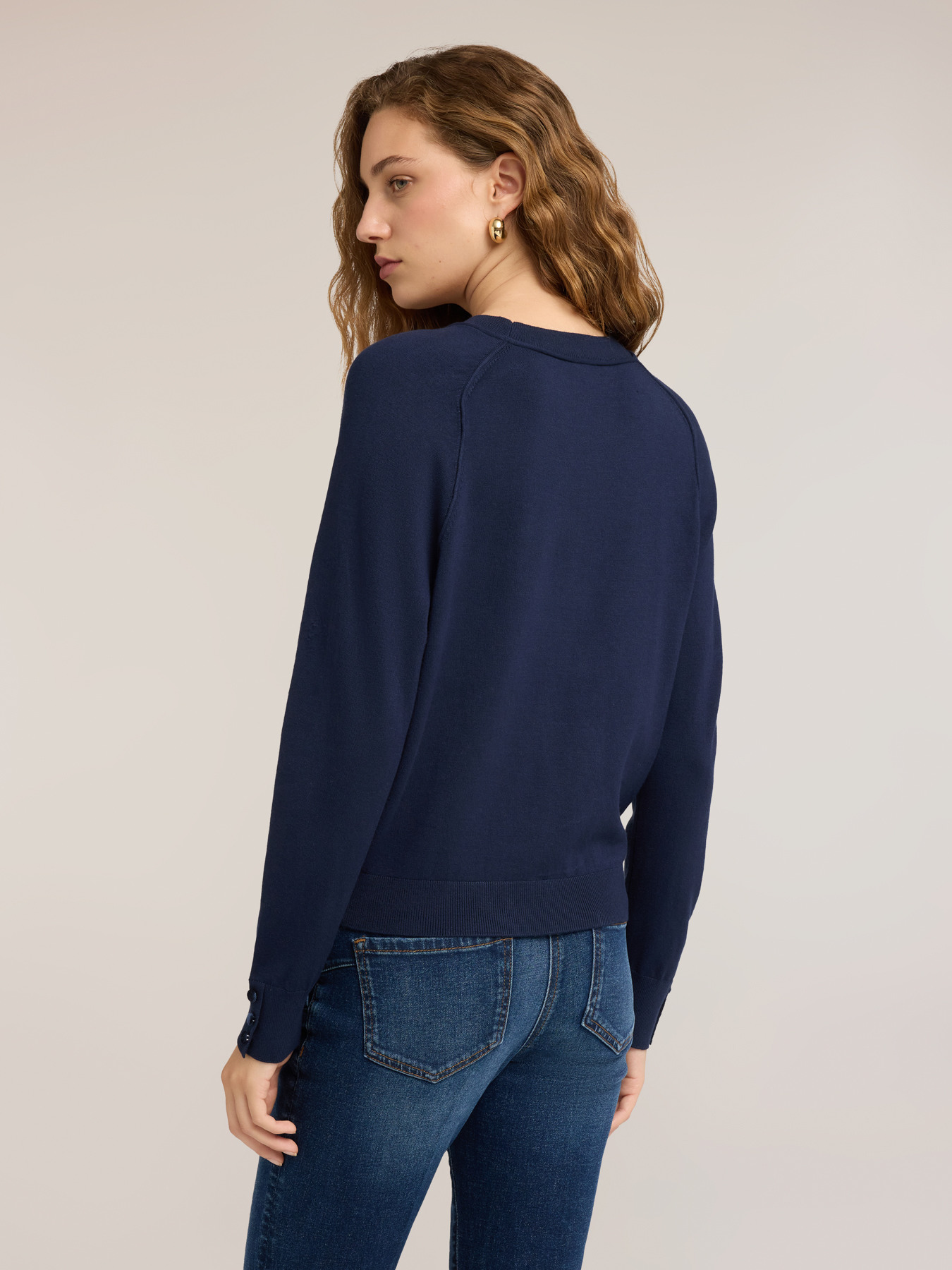Glatter Strickpullover aus Viskose mit tonfarbenen Profilen image number 1
