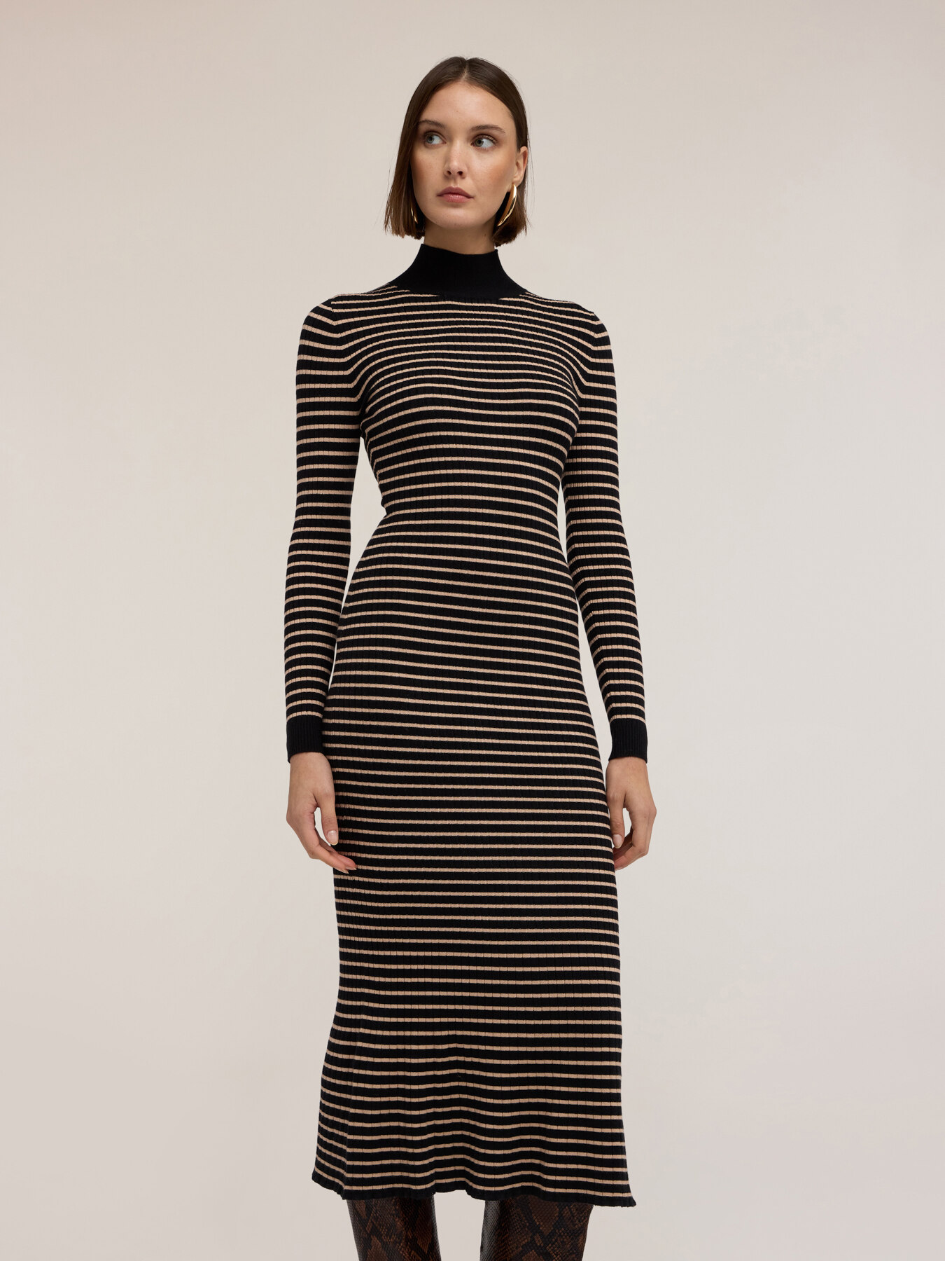 Midi-Kleid aus gestreiftem Strick image number 0