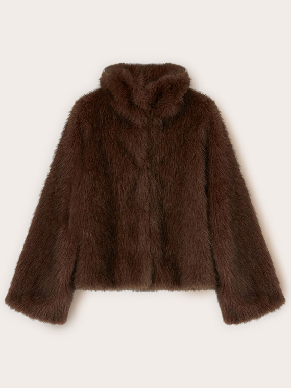 Chaqueta corta con cuello alto