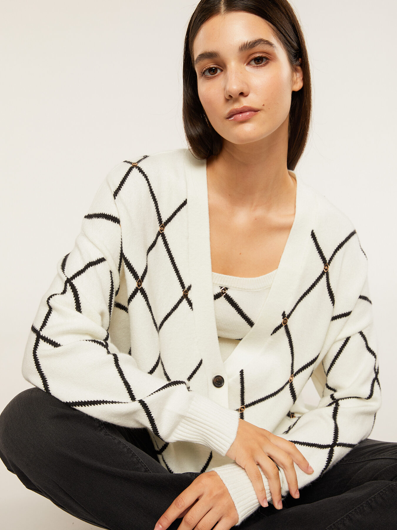 Cardigan en maille jacquard &agrave; motif de losanges image number 2