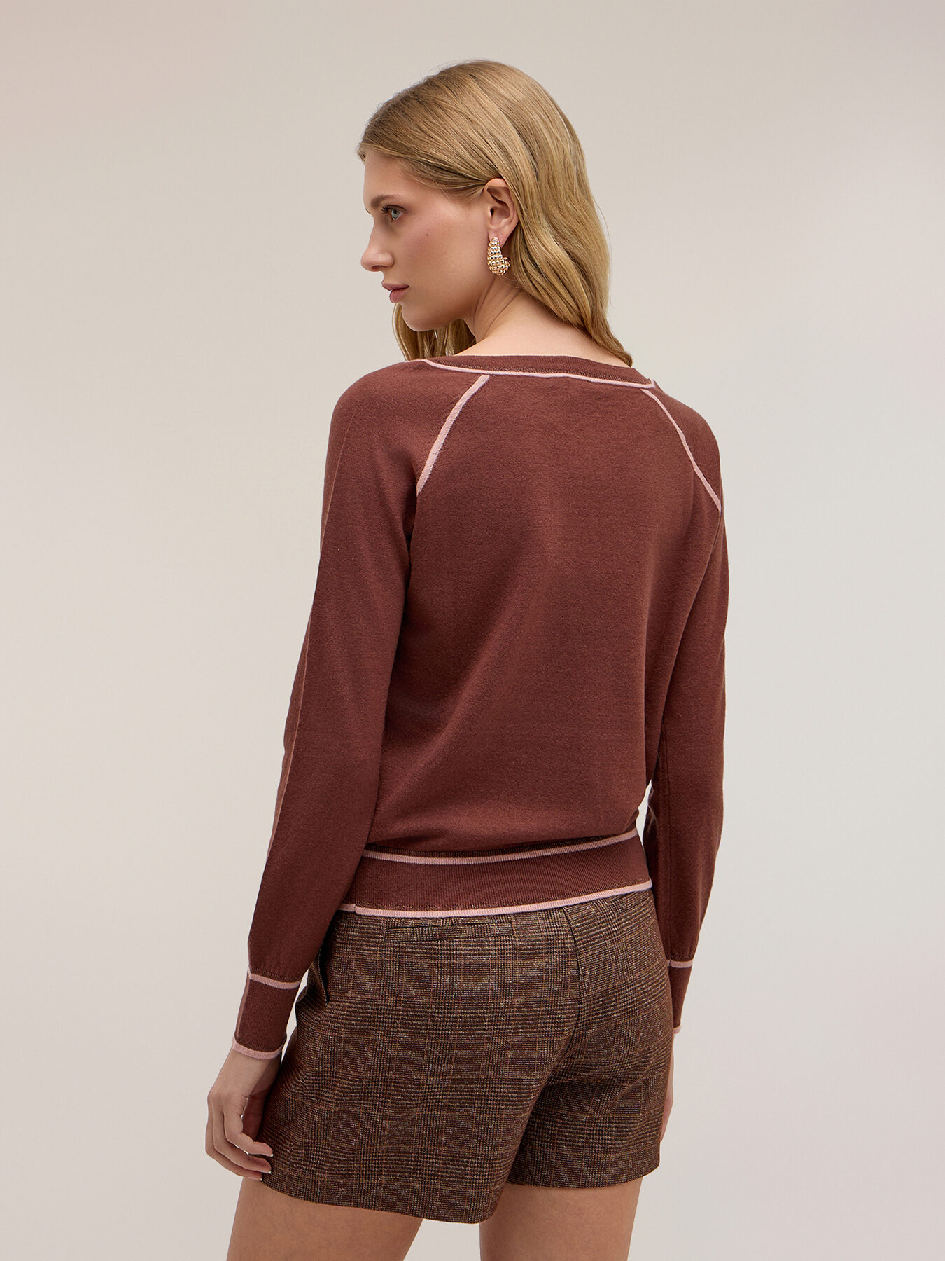 V-neck sweater in wool and silk blend image number 1