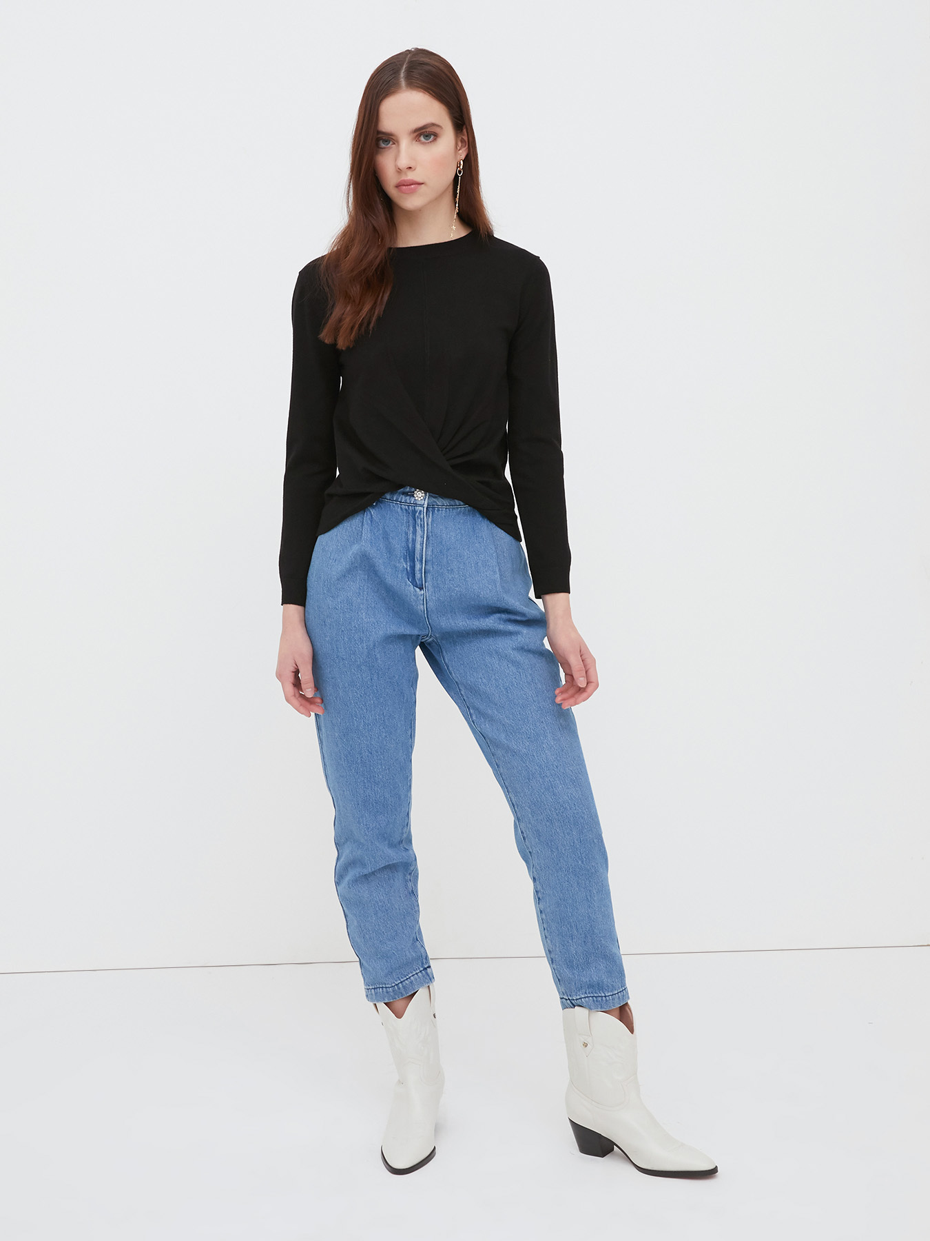 Einfarbiger Pullover mit Knoten image number 2