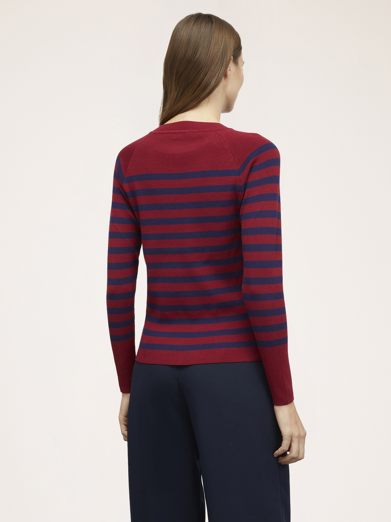 Gestreifter Pullover mit Knopfmuster image number 1