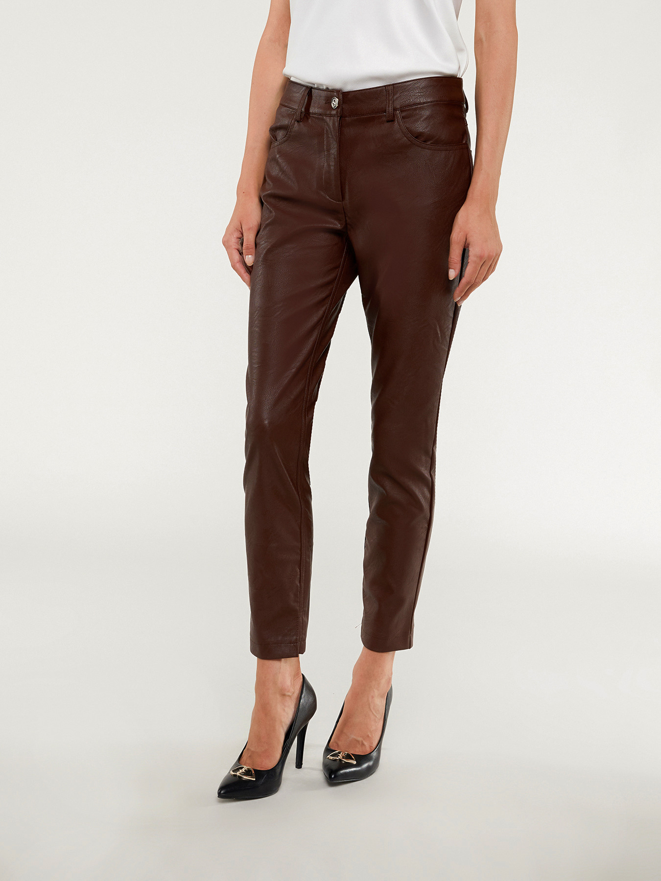 Pantaloni cinque tasche in similpelle image number 2