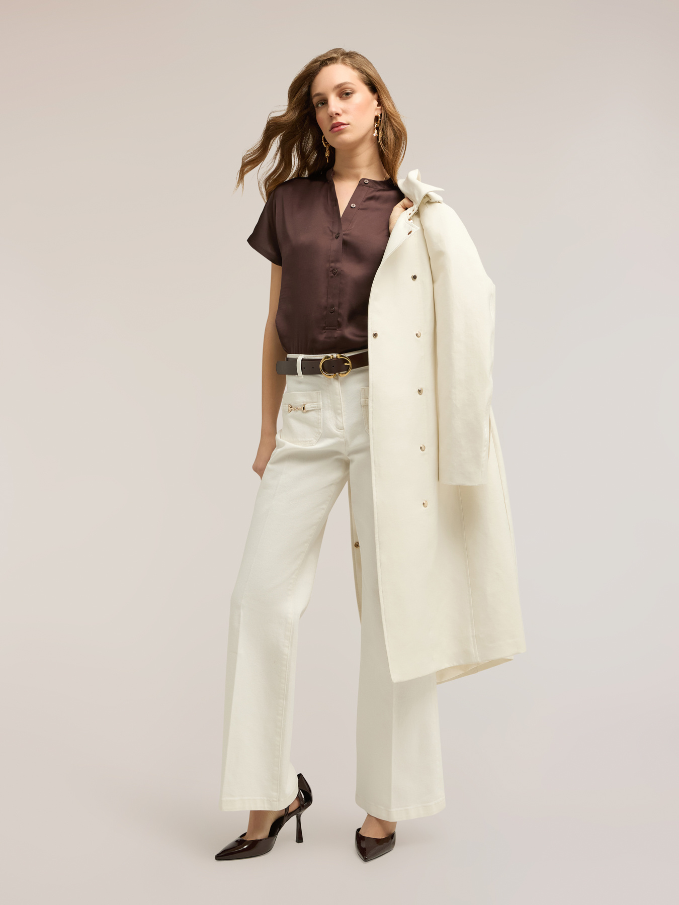 T-shirt en satin avec encolure tunisienne image number 2