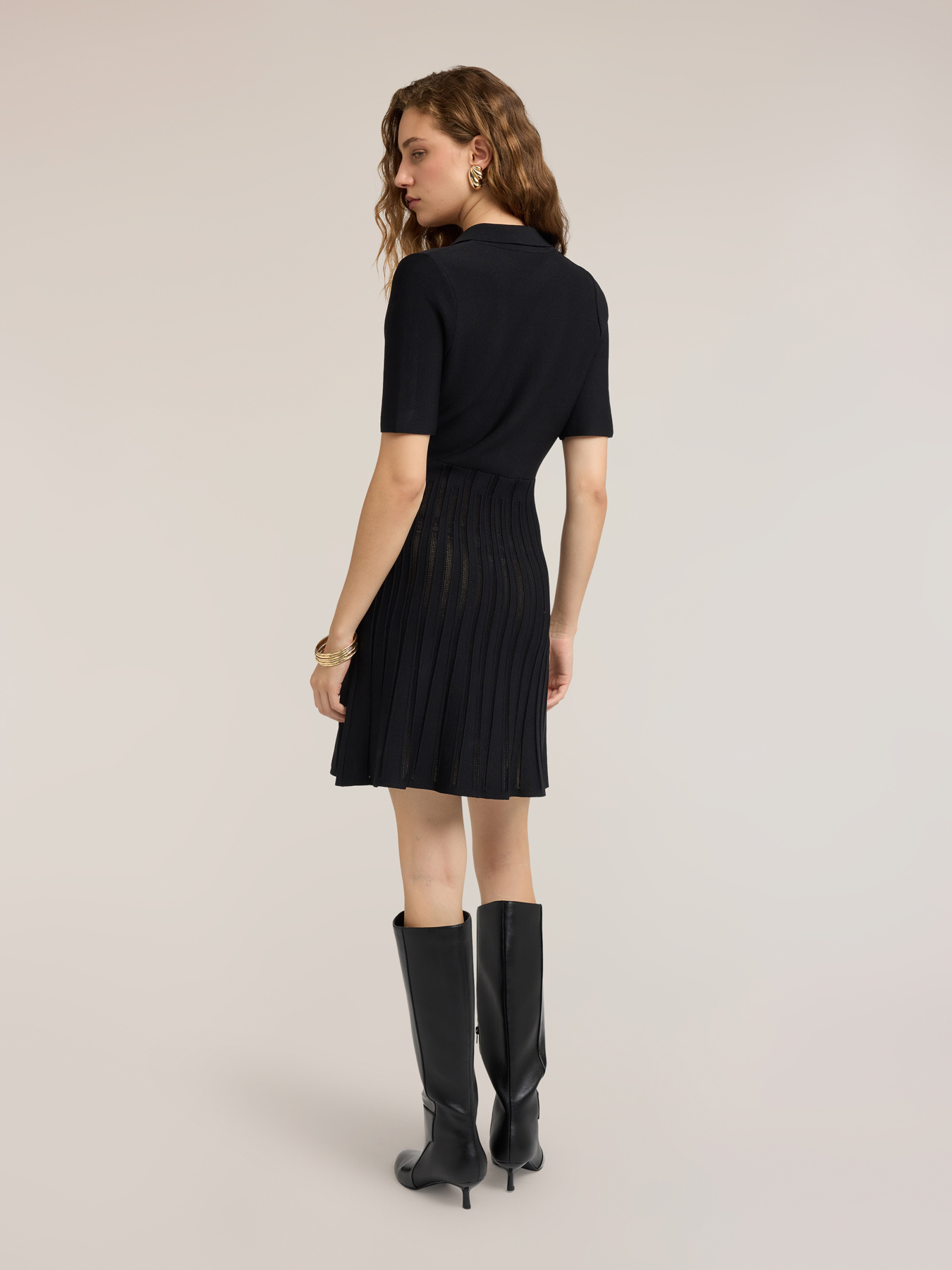 Fine knit shirt dress with pleated skirt image number 1
