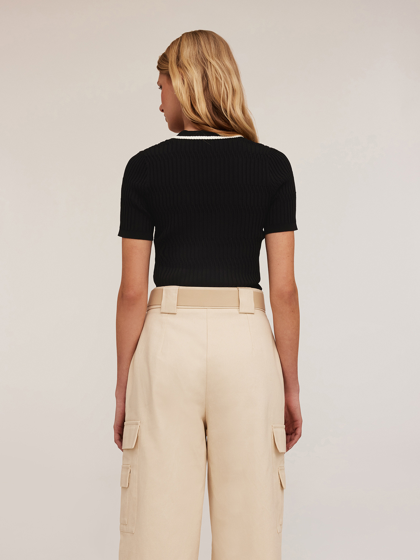 Maglia a coste con bordi a treccia image number 1