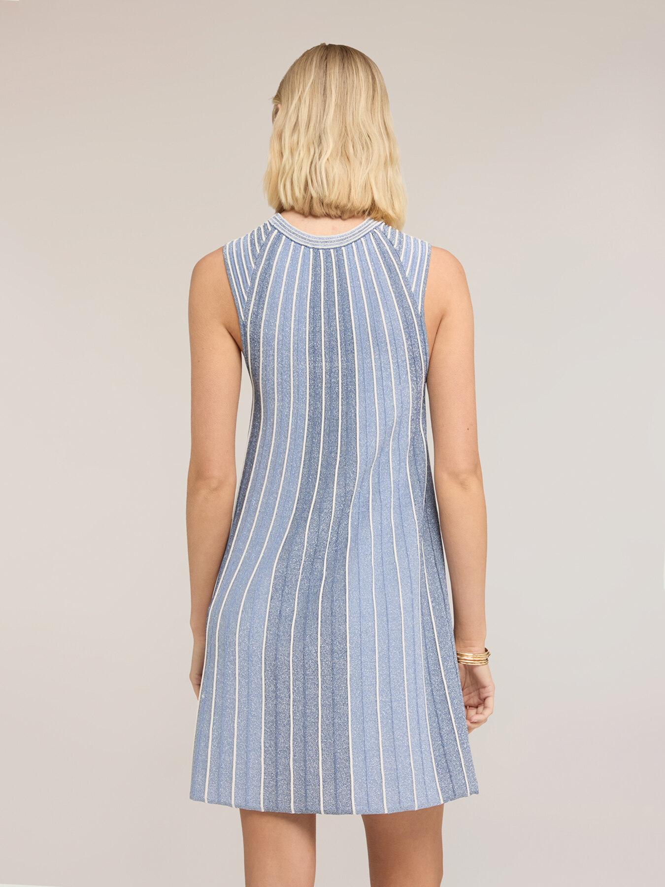 Robe ligne A en tricot pliss&eacute; image number 1