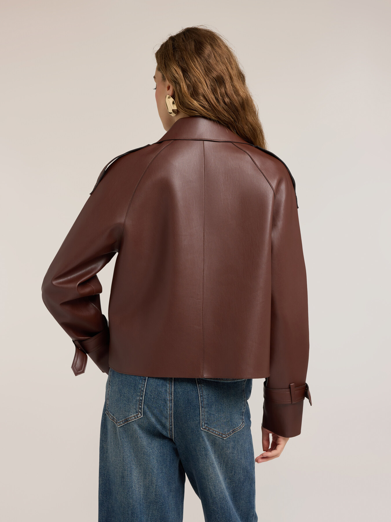 Kurzer Doppelreiher-Trenchcoat mit Schulterklappen image number 1