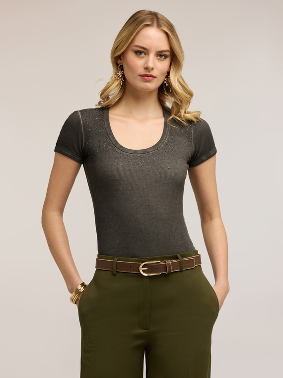 T-Shirt mit Strassapplikationen