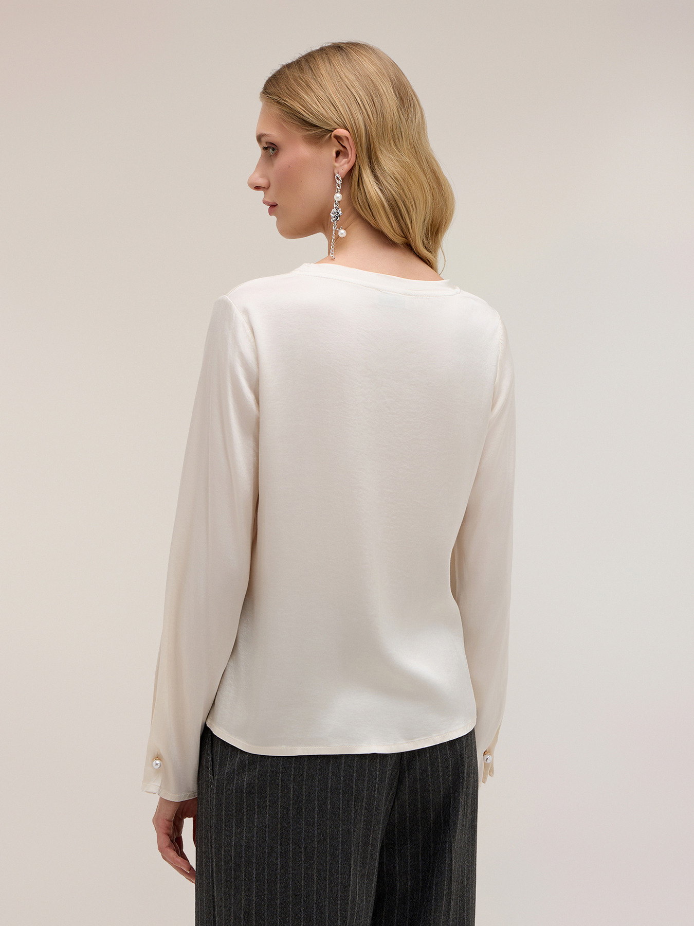 Bluse mit Perlenmanschettenkn&ouml;pfen The Tailoring Lab image number 1