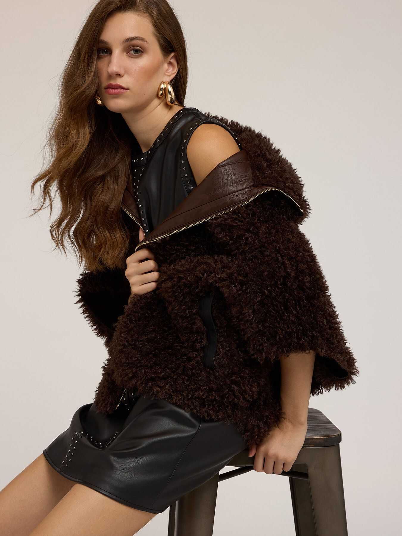 Chaquet&oacute;n oversize con cremallera y bolsillos image number 4