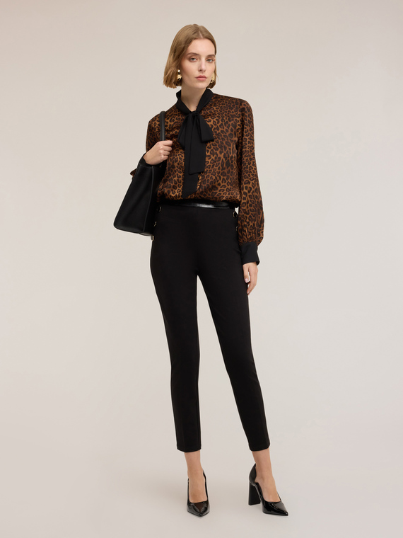 Hemd aus Satin mit Animalier-Muster