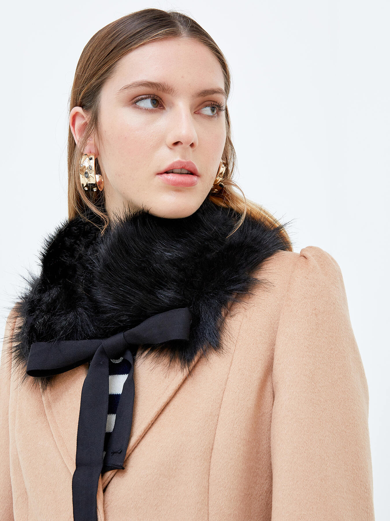 Collo in simil pelliccia image number 2