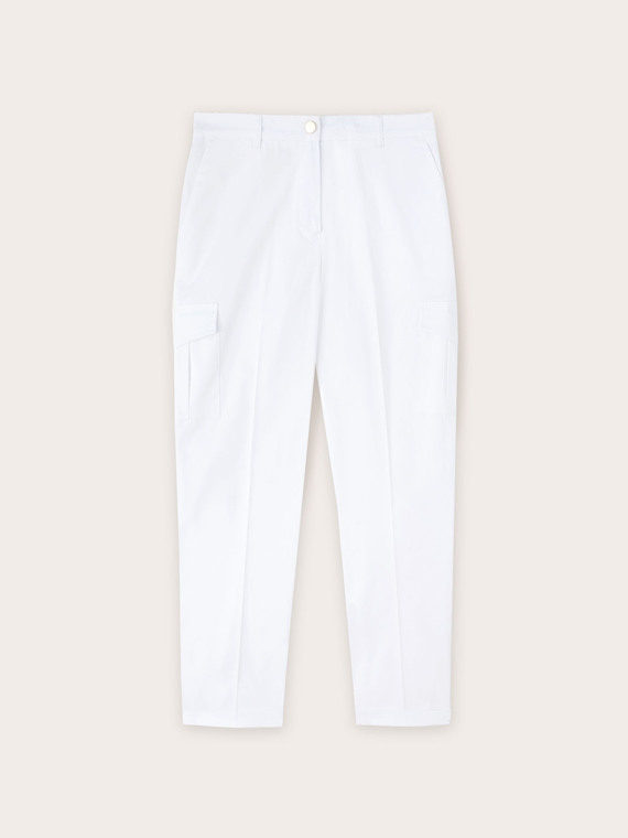 Cargo trousers with ironed crease