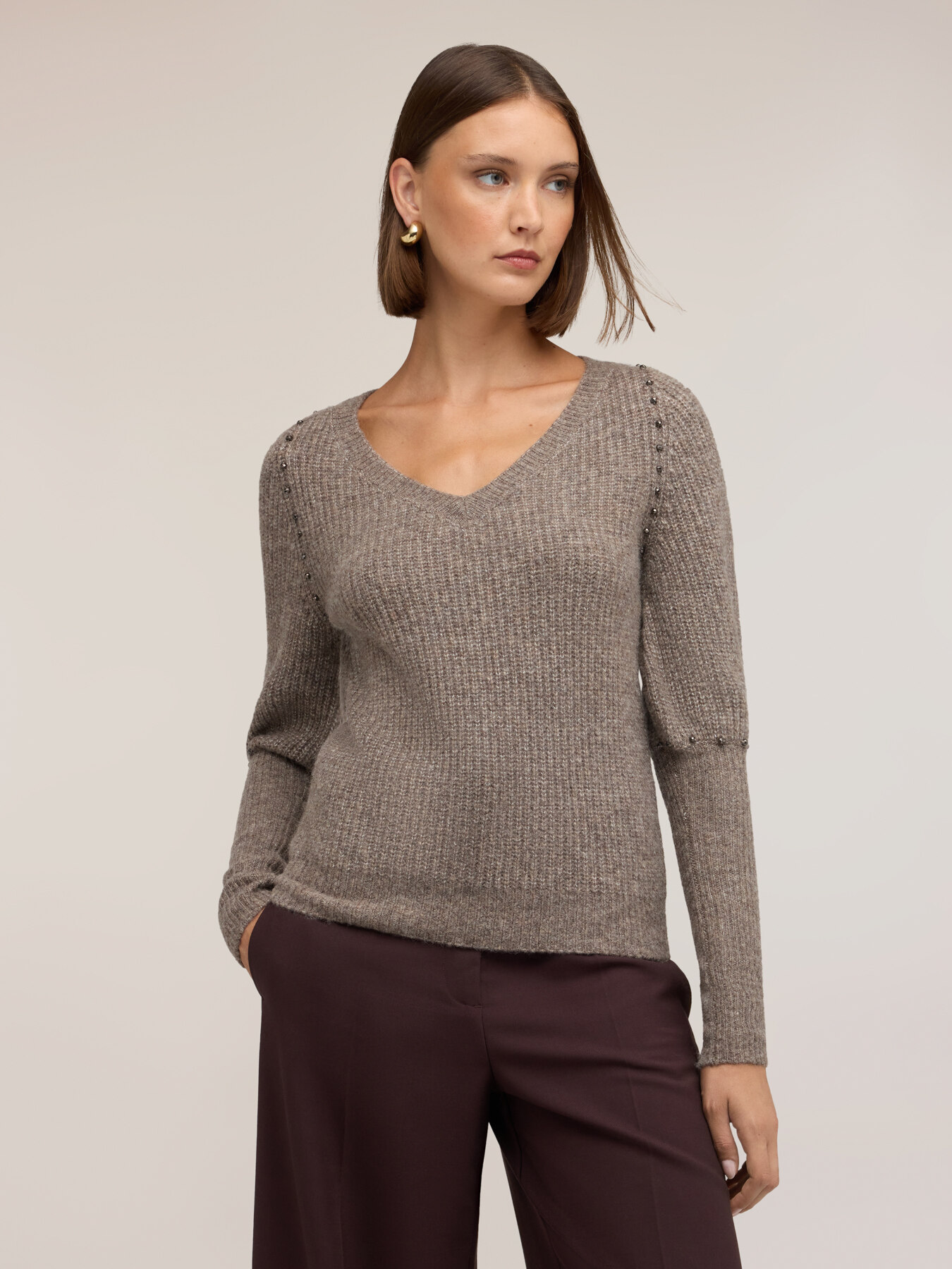 Strickpullover aus Wollmischung mit Puff&auml;rmeln und Nieten image number 0