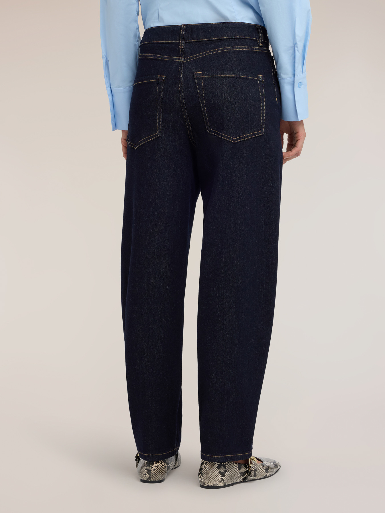 Barrel fit jeans rinse wash image number 1