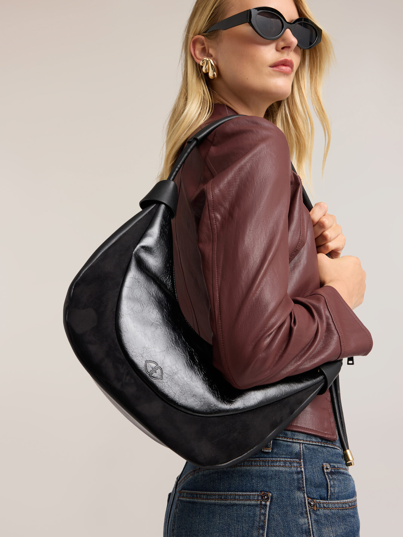 Crescent shoulder bag image number 0