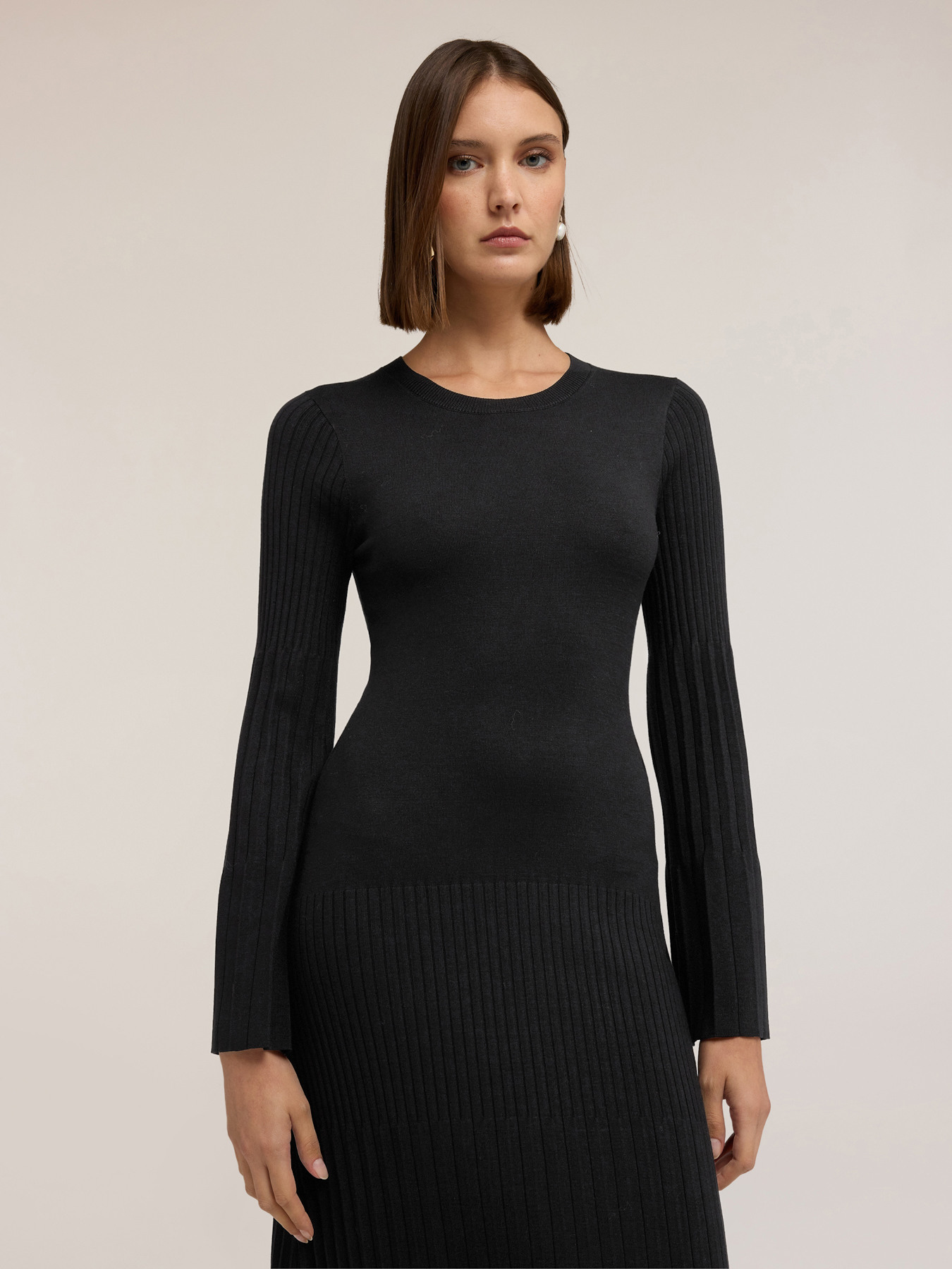 Langes Kleid aus Rippenstrick image number 2