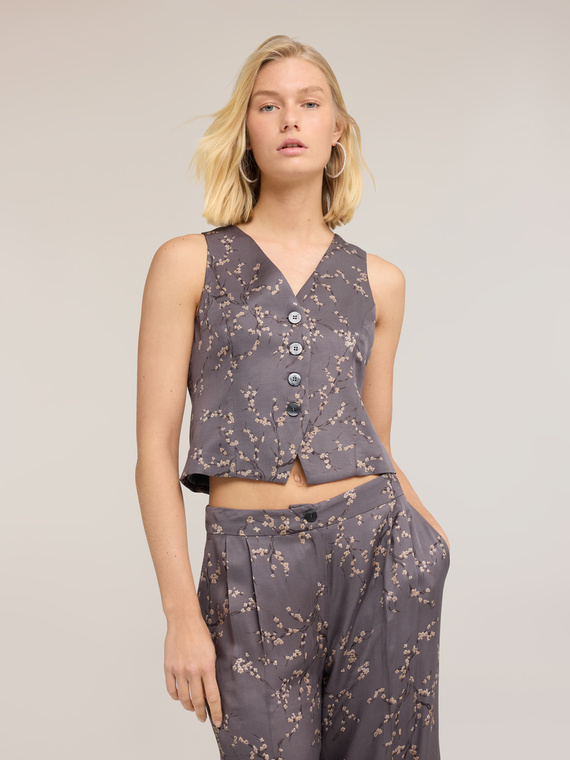 Viscose twill vest with floral print