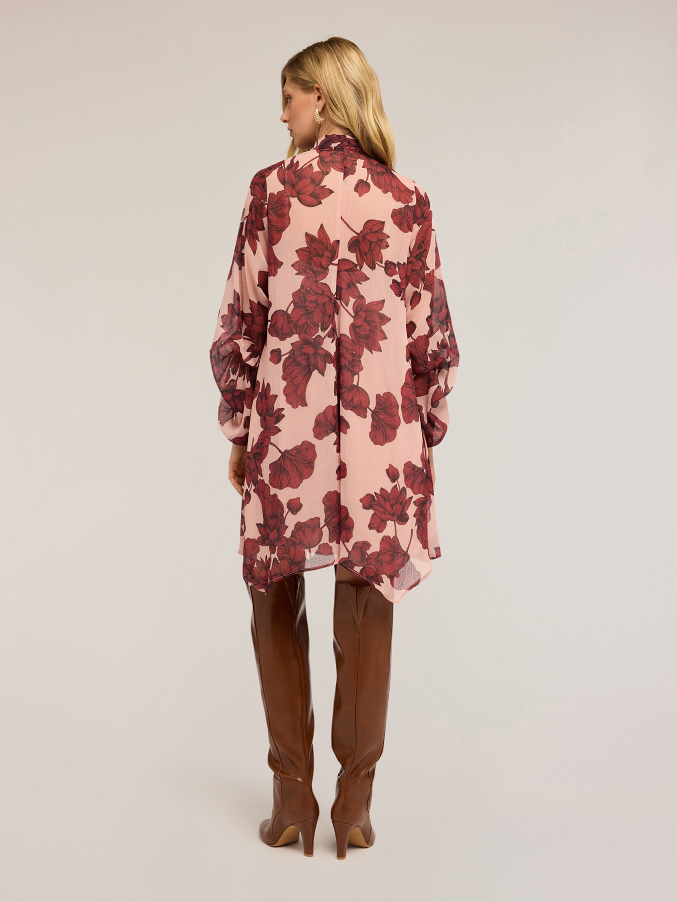 Floral dress in crêpe fabric image number 1