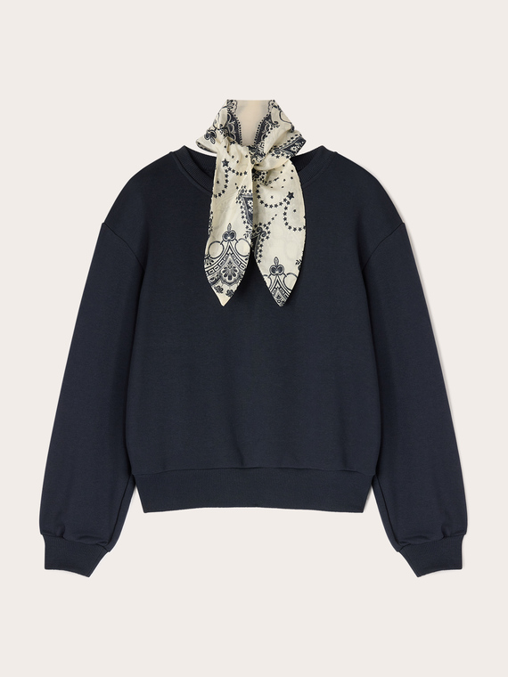 Sweat-shirt ferm&eacute; avec foulard au cou