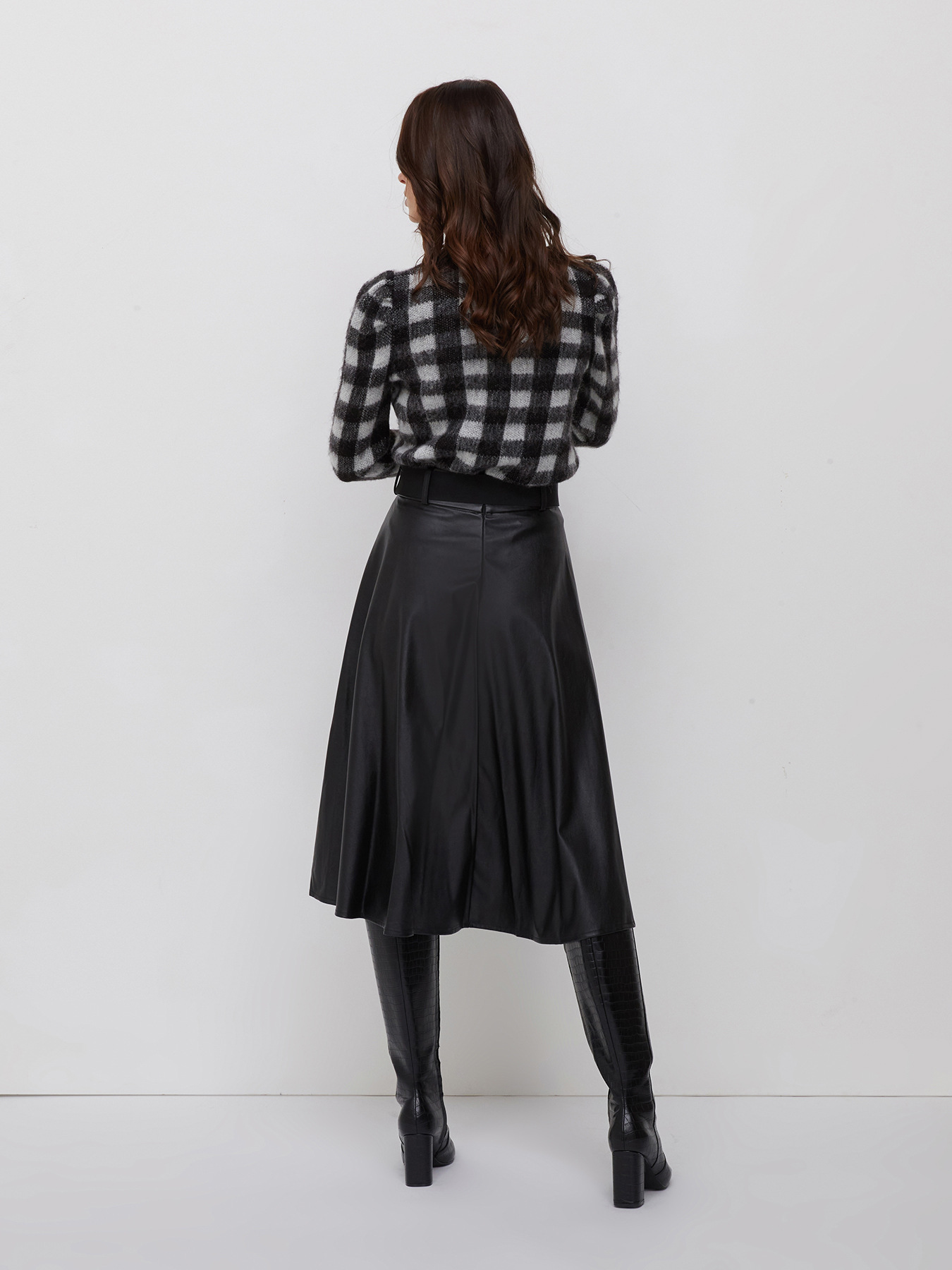 Jersey de cuello redondo con estampado de cuadros image number 1