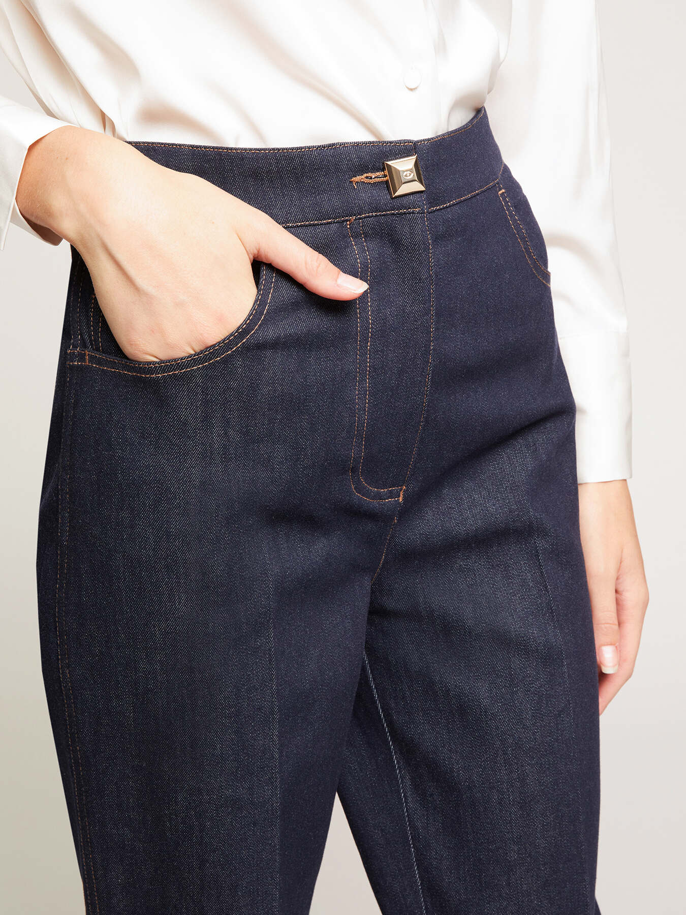 Vaqueros regular corte sastre image number 2