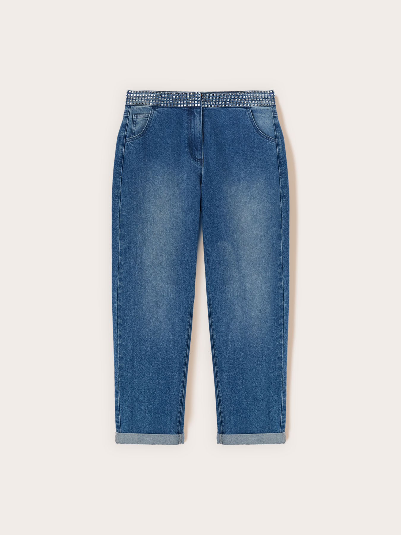 Boyfit jeans with jeweled belt image number 4