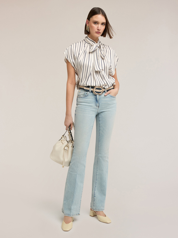 High-waisted push-up flare jeans