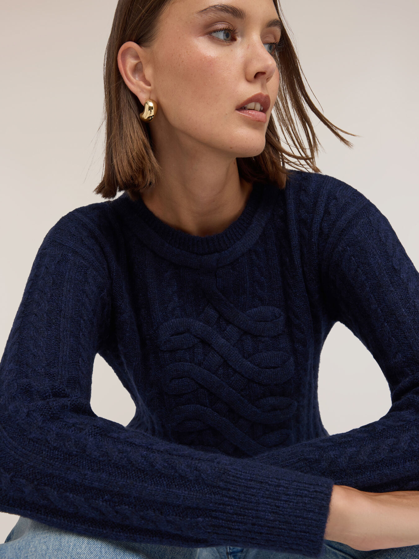 Cable knit sweater in wool blend image number 3