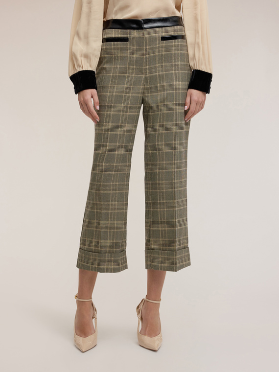 Cropped yarn-dyed check pattern trousers