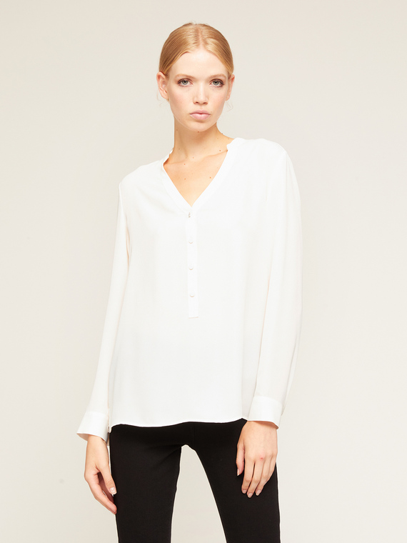 Flowing fabric  blouse with Keyhole neckline