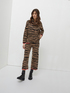 Cropped-Hose mit Animalier-Muster image number 0