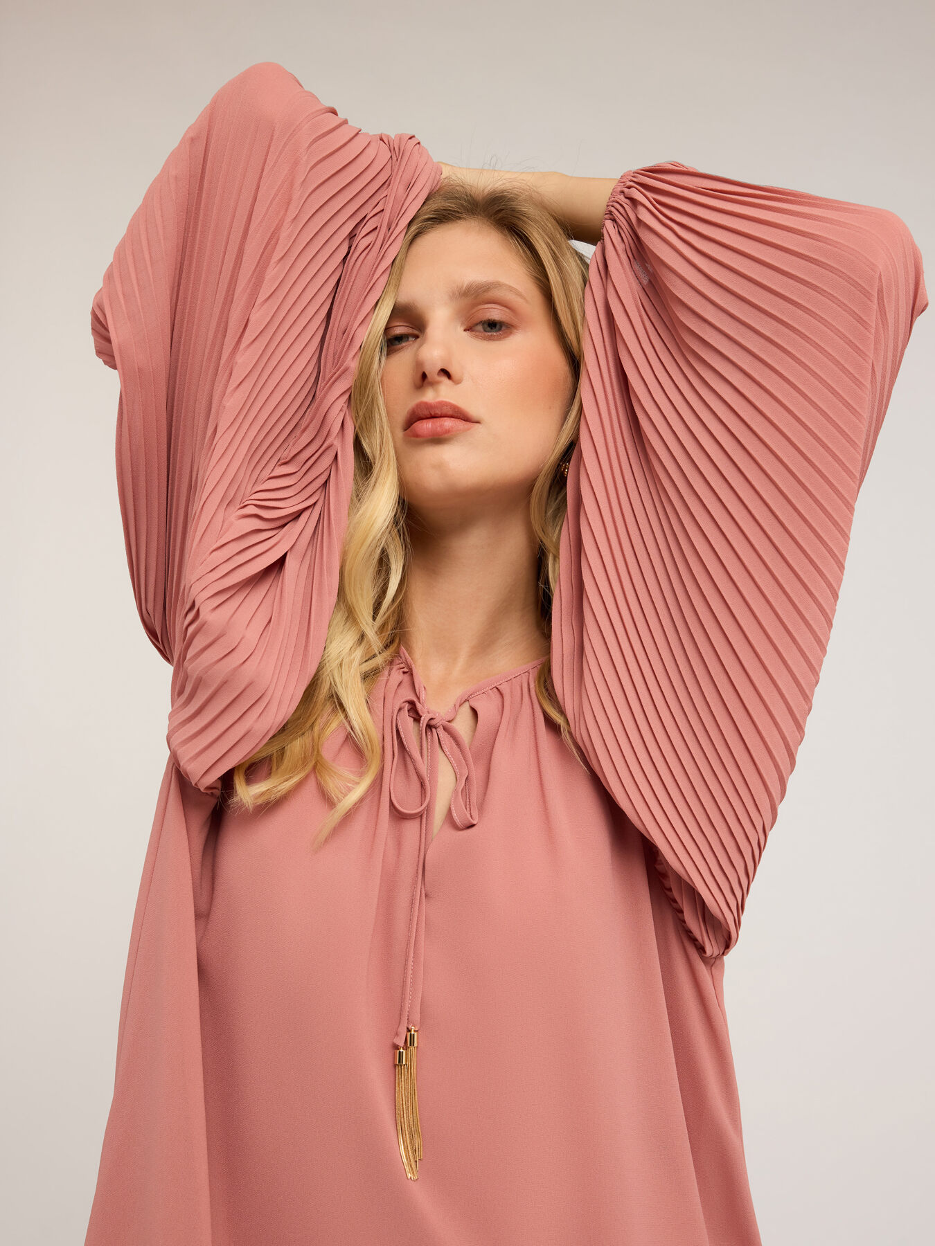 Robe courte avec manches pliss&eacute;es image number 2