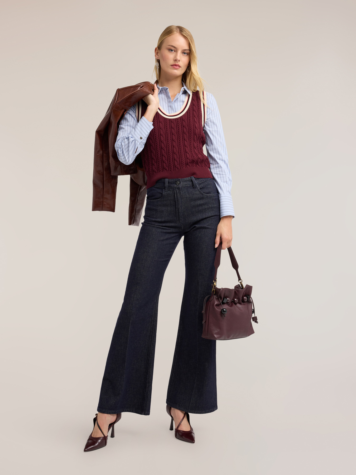 Jean flare taille haute image number 0
