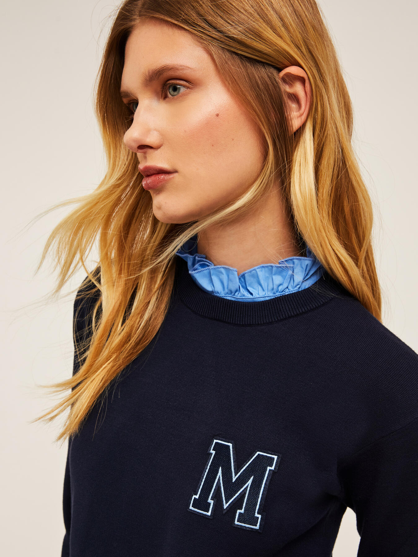 Pull style université image number 3