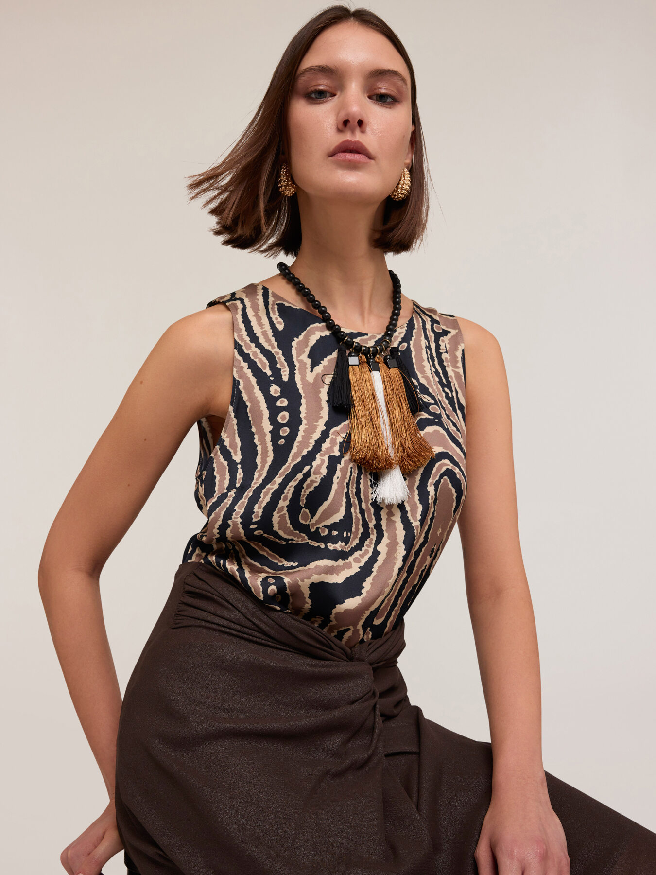 Top fluido stampato con spacco posteriore image number 3