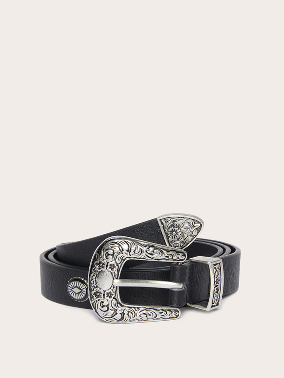 Low belt with patterned buckle