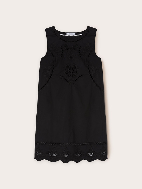 Sommerkleid mit Stickerei