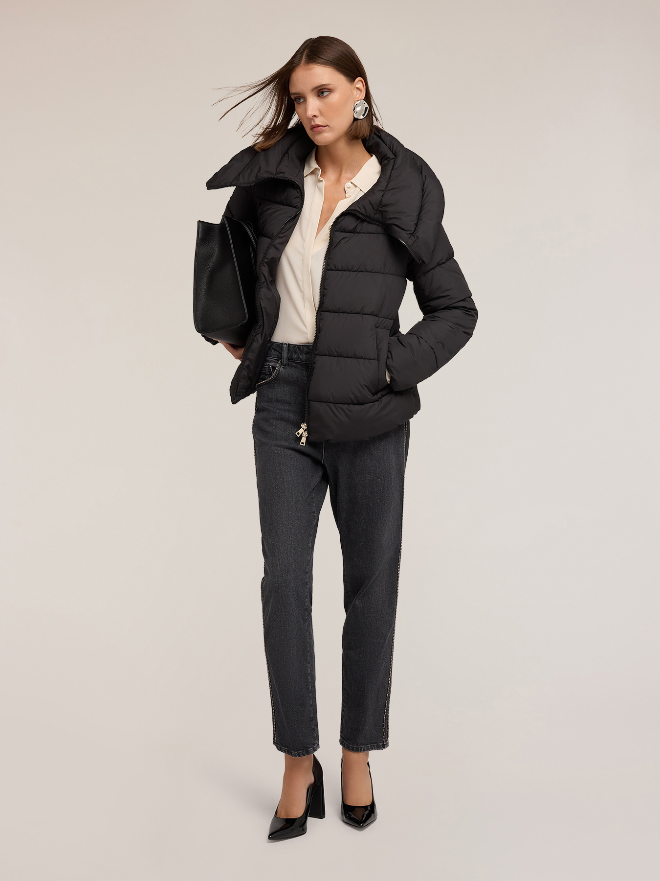 Blugi MUM fit cu broderie laterală cu pietre image number 2