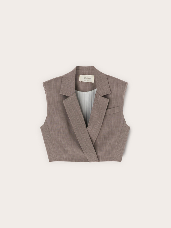 Short vest with lapels