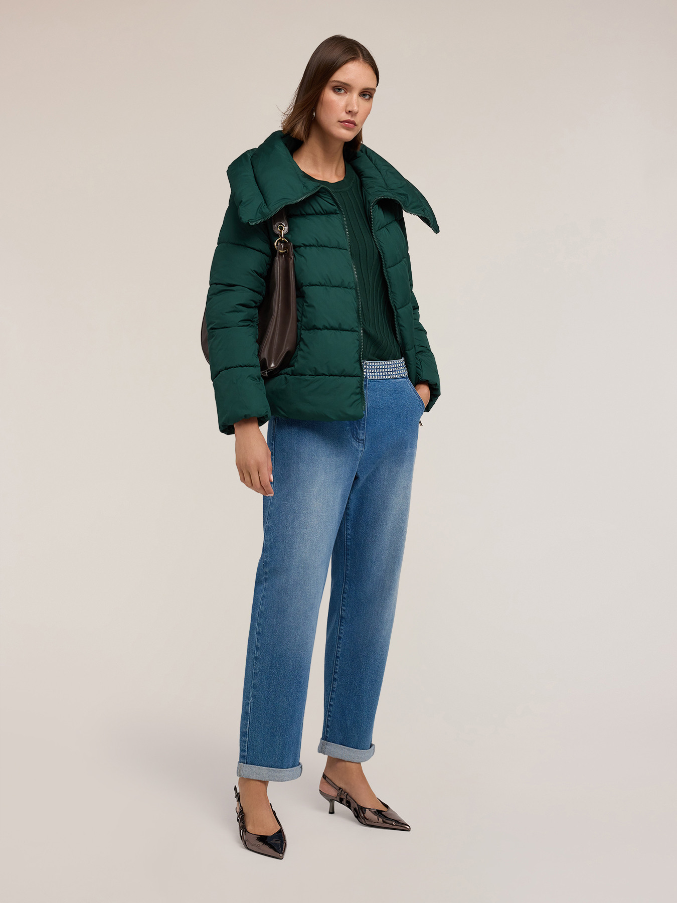 Boyfit jeans with jeweled belt image number 2