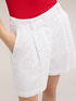 Short taille haute en broderie anglaise image number 3