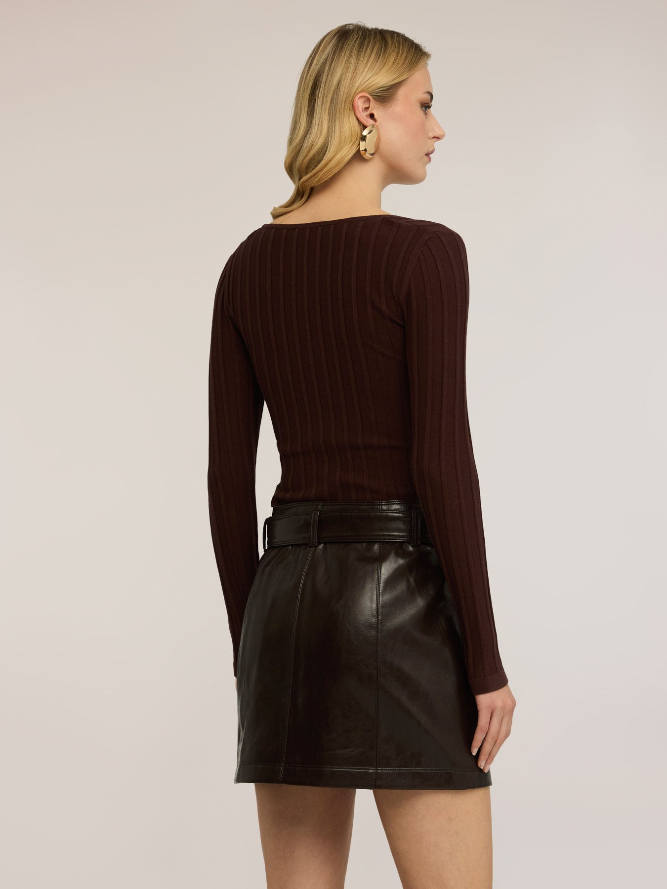 Ribbed knit top with square neckline image number 1