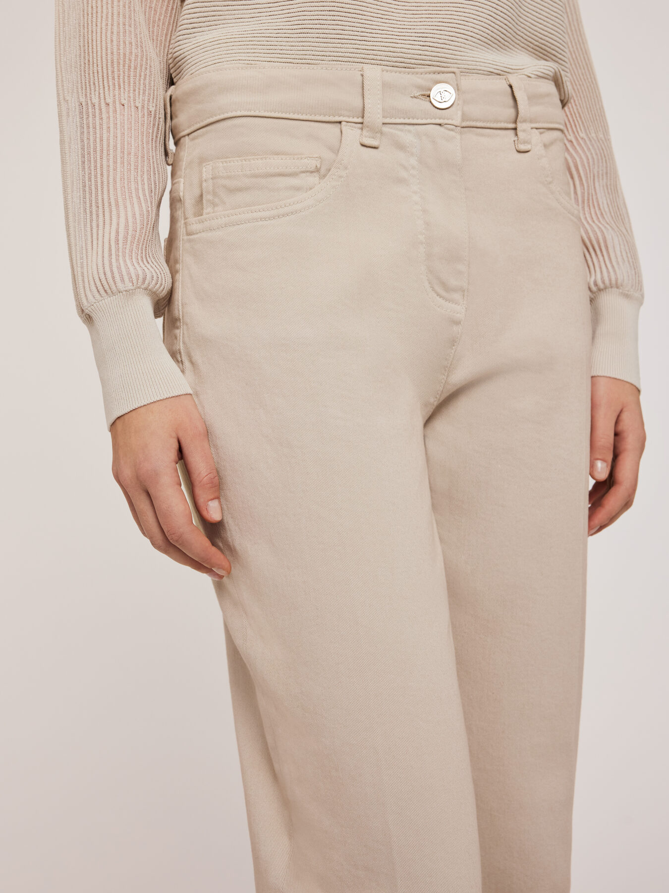 Pantaloni tip morcov din drill Rianne image number 3