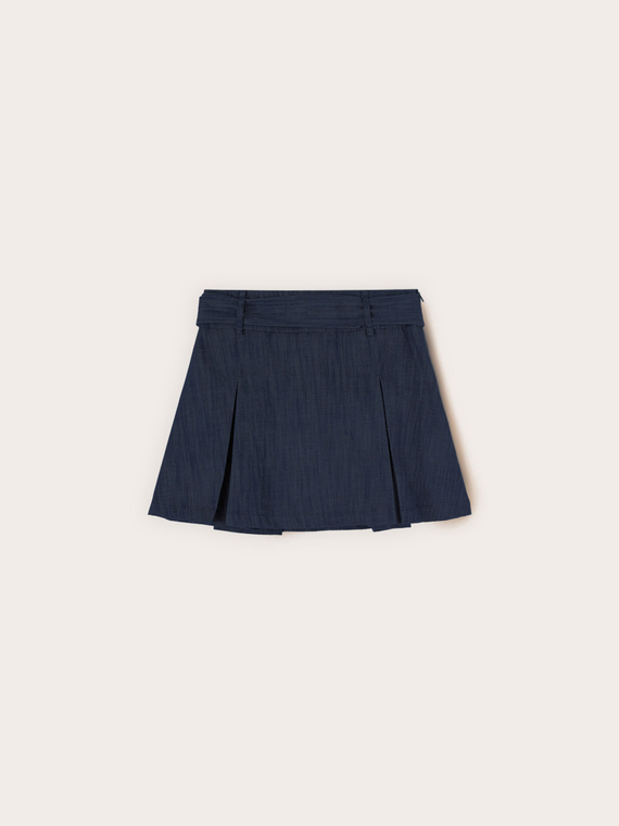 Pleated mini skirt with buttons